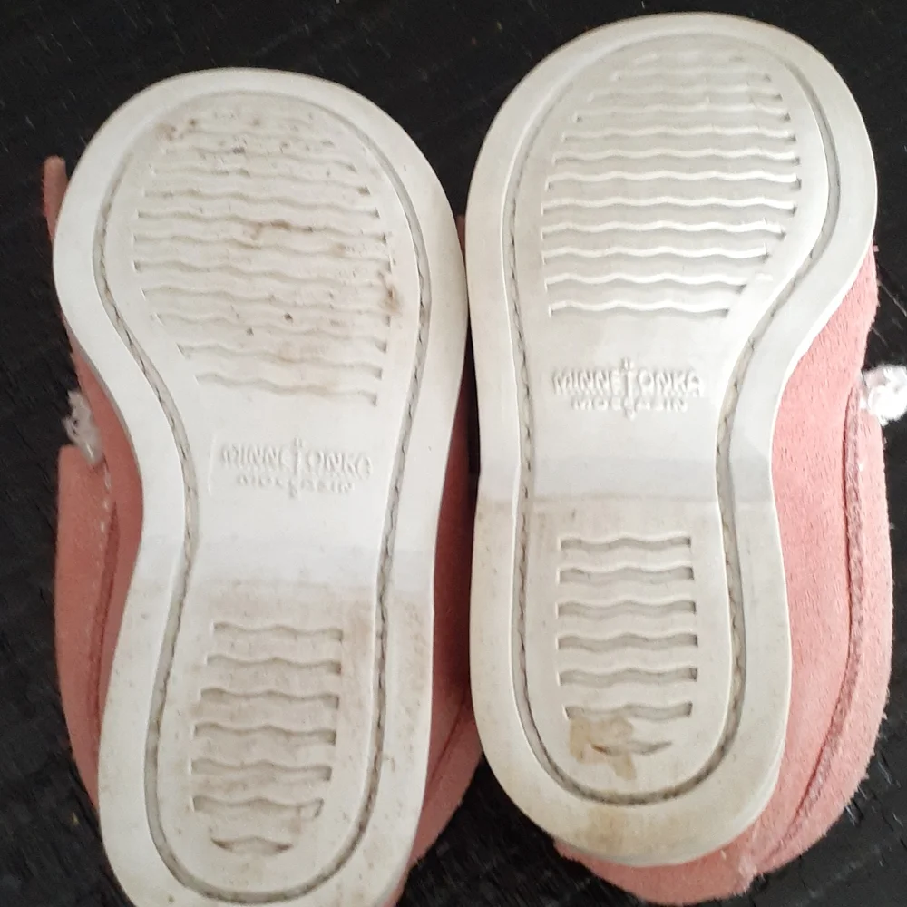 MINNETONKA MOCCASINS